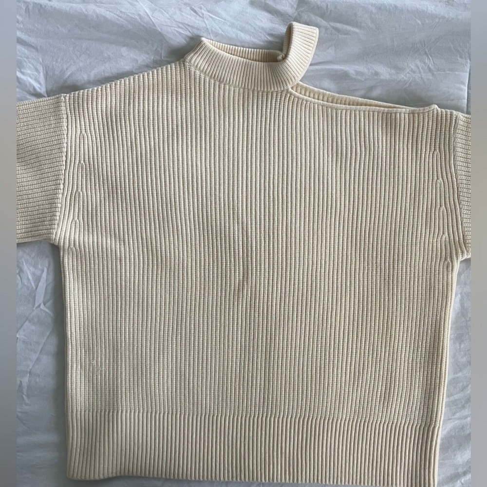 Women’s Off-the-Shoulder Cream Sweater Size L